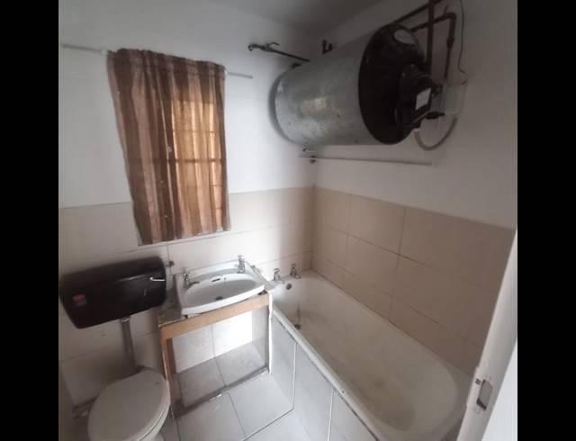 1 BEDROOM APARTMENT FOR SALE IN SIDWELL